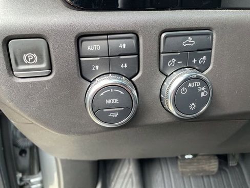 Used 2024 GMC Sierra 1500 SLE image 10