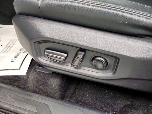 Used 2025 Toyota Tundra Limited image 11