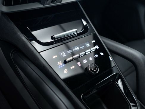 Certified 2026 Porsche Cayenne Coupe AWD/4WD image 14