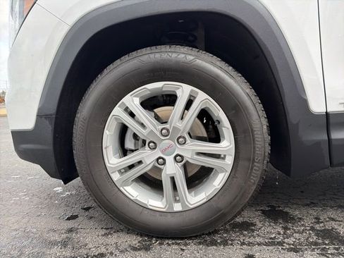 Used 2024 GMC Terrain SLE w/ Driver Convenience Package image 12