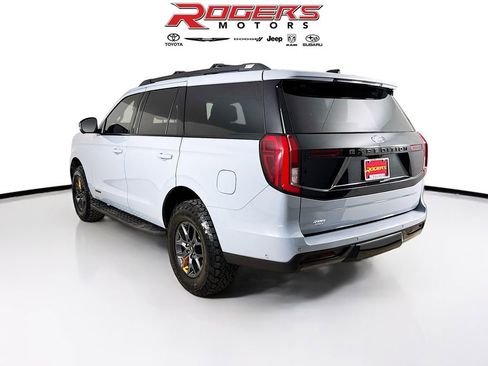 Used 2025 Ford Expedition Tremor AWD/4WD image 11