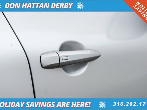 Used 2022 Nissan Rogue SV image 32