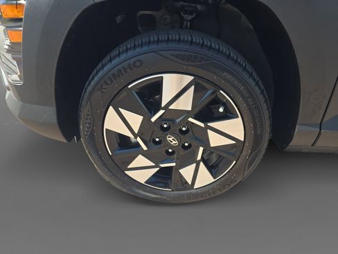 Certified 2025 Hyundai Kona SEL AWD/4WD image 9