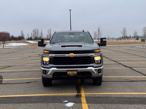 Used 2024 Chevrolet Silverado 3500 LT w/ Safety Package image 37