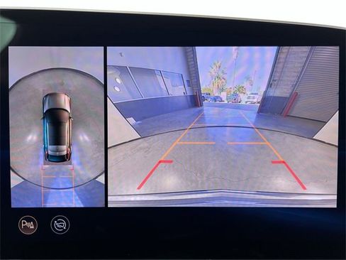 Used 2025 Cadillac Lyriq Luxury image 15