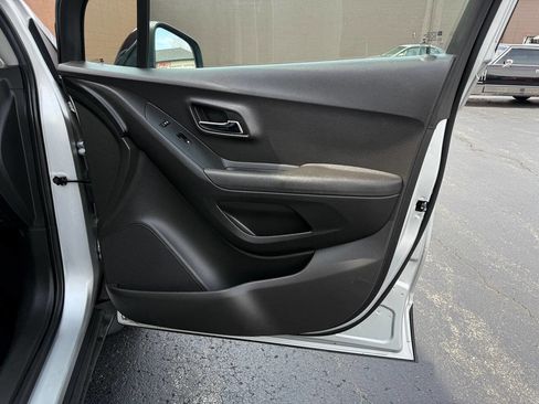 Used 2018 Chevrolet Trax LT w/ Redline Edition image 23