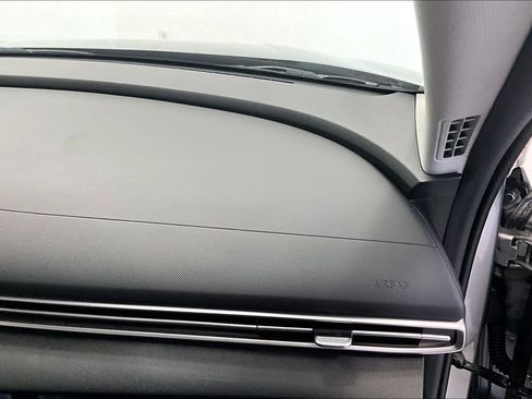 Used 2023 Hyundai Elantra SEL FWD image 16