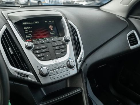 Used 2017 GMC Terrain SLE image 18