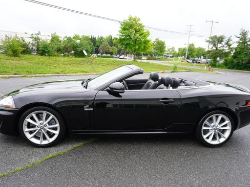 Used 2010 Jaguar XKR R RWD image 9