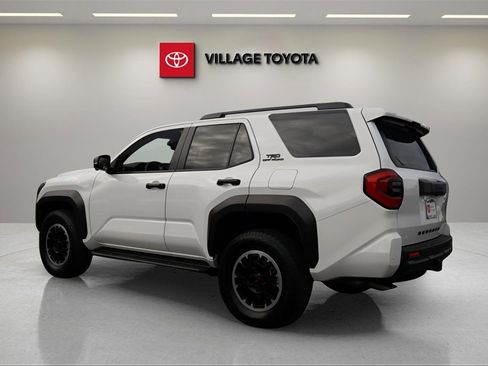 Certified 2025 Toyota 4Runner TRD Off-Road Premium image 3