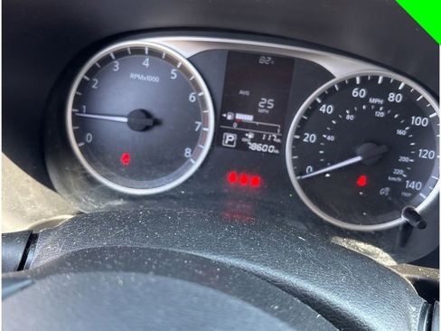 Used 2022 Nissan Kicks S FWD image 11