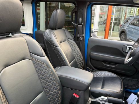 Used 2022 Jeep Wrangler Unlimited Sahara image 20