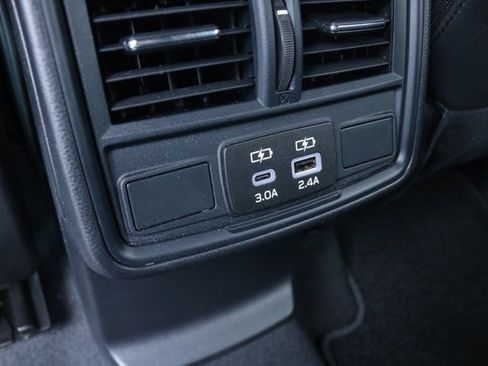 Used 2025 Subaru Forester Premium image 19