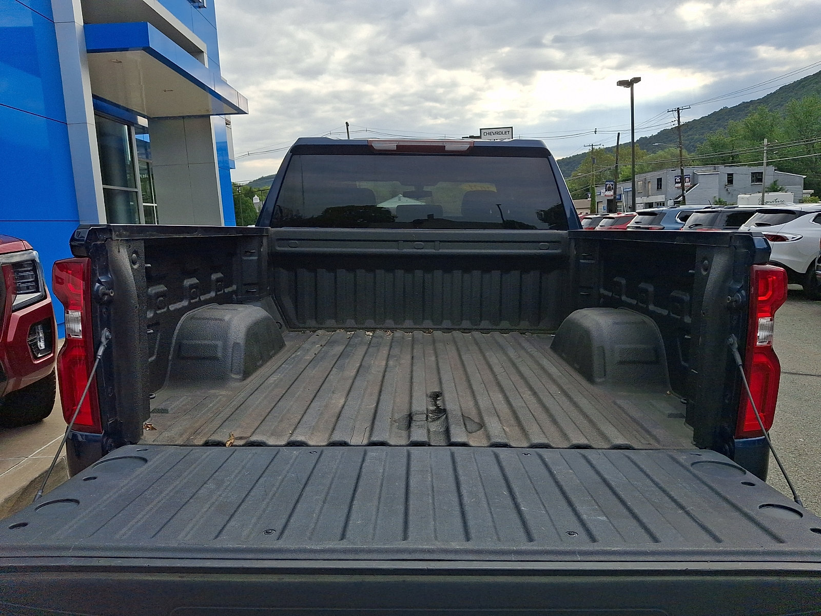 Used 2021 Chevrolet Silverado 1500 Custom Trail Boss w/ LPO, Dark Essentials Package AWD/4WD image 28