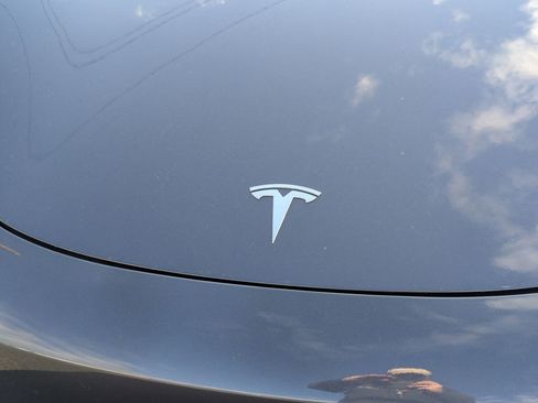 Used 2023 Tesla Model 3 Standard Range image 11