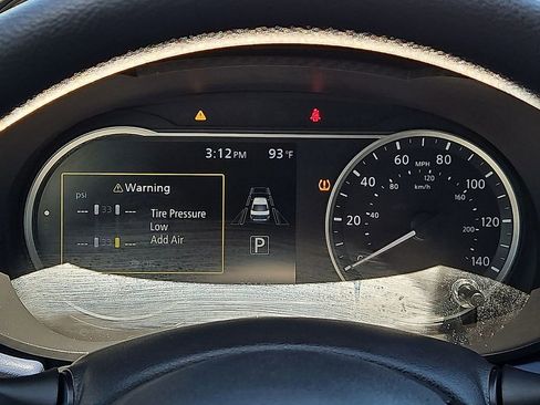 Used 2023 Nissan Versa SV FWD image 29