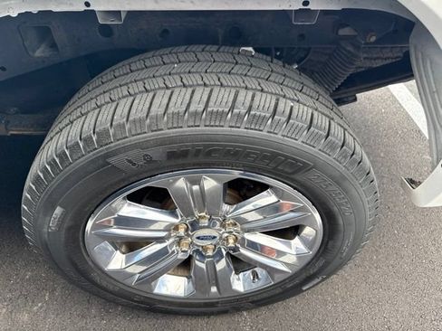Used 2018 Ford F150 Lariat w/ Equipment Group 502A Luxury AWD/4WD image 5