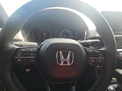 Used 2025 Honda Civic Sport image 12