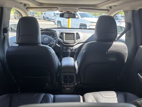 Used 2017 Jeep Cherokee High Altitude w/ Luxury Group FWD image 20