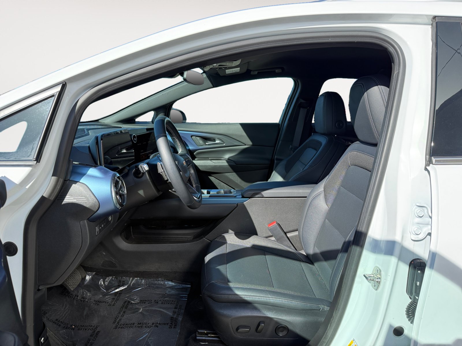 Used 2024 Chevrolet Equinox EV LT FWD image 10