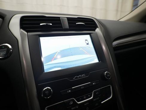 Used 2020 Ford Fusion SEL image 21