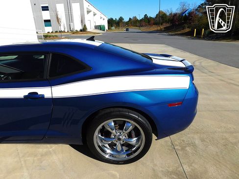 Used 2010 Chevrolet Camaro SS RWD image 17