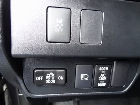 Used 2021 Toyota Tacoma TRD Sport image 10