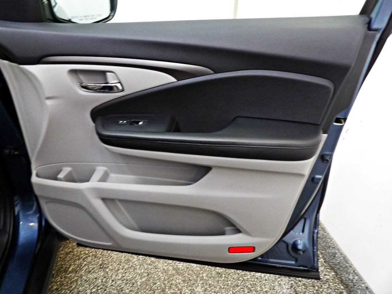 Used 2019 Honda Pilot EX image 12