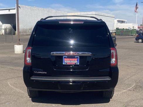 Used 2018 GMC Yukon Denali w/ Open Road Package image 5