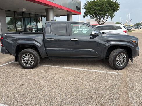 Used 2024 Toyota Tacoma Limited w/ Limited Package (LT) AWD/4WD image 2