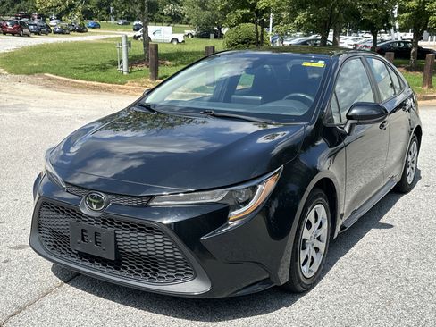 Used 2022 Toyota Corolla LE image 1