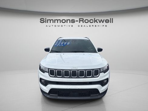 Used 2024 Jeep Compass Latitude AWD/4WD image 7