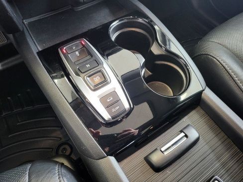 Used 2018 Honda Pilot Elite image 9