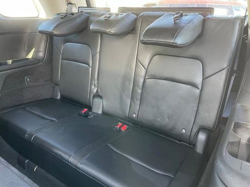 Certified 2023 Nissan Pathfinder SL w/ Lighting Package (N92) image 9