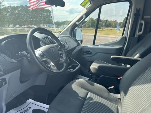 Used 2018 Ford Transit 150 XLT RWD image 12