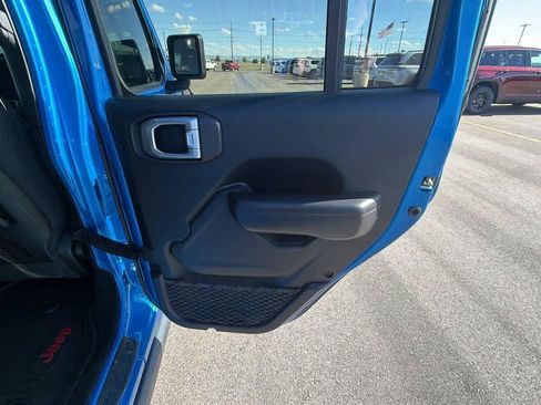 Used 2020 Jeep Gladiator Rubicon AWD/4WD image 23