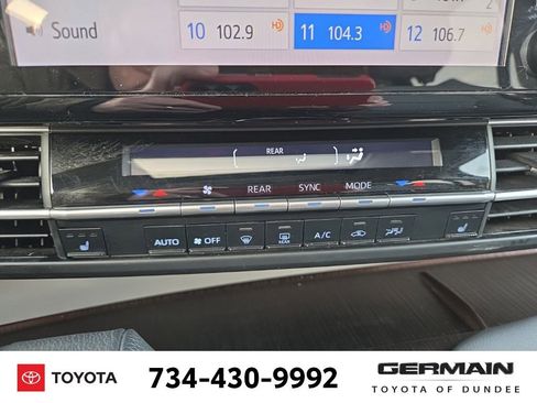 Used 2022 Toyota Sienna XLE image 35