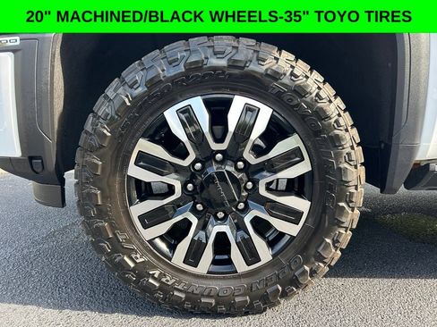 Used 2025 GMC Sierra 2500 Denali Ultimate AWD/4WD image 2