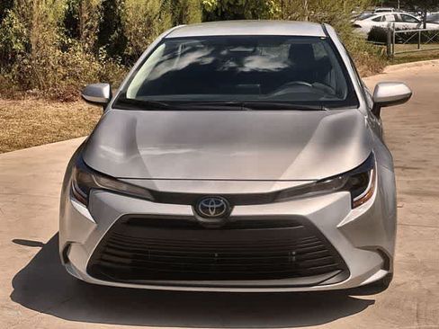 Used 2026 Toyota Corolla LE FWD image 7
