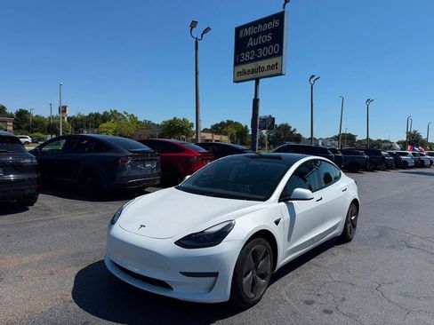 Used 2023 Tesla Model 3 Standard Range RWD image 1