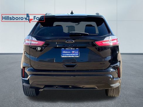 Used 2022 Ford Edge SE w/ Black Appearance Package image 8