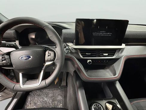 New 2026 Ford Explorer ST-Line w/ ST-Line Street Pack image 9