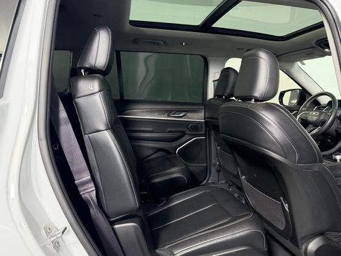 Used 2022 Jeep Grand Cherokee L Limited image 30