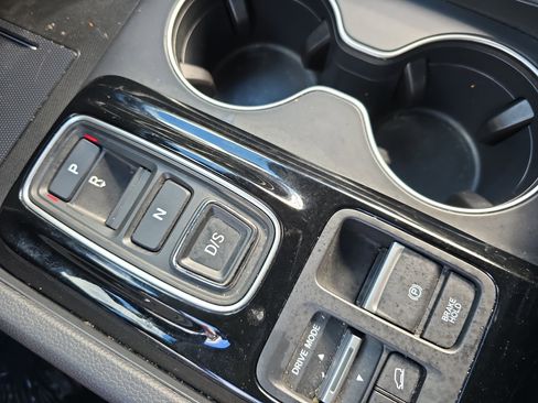 Used 2025 Honda Pilot EX-L image 26