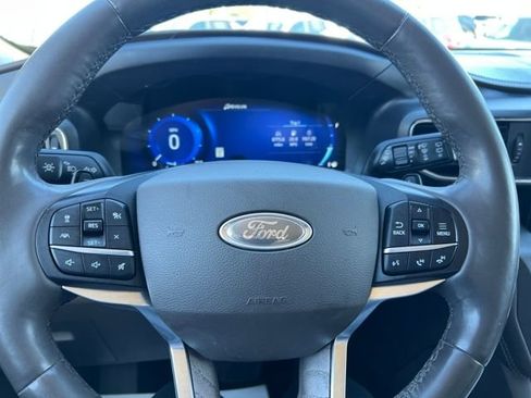 Used 2020 Ford Explorer Platinum w/ Premium Technology Package image 34