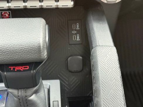 Used 2024 Toyota Tacoma TRD Sport w/ TRD Sport Upgrade Package image 24