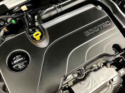 Used 2025 Chevrolet Malibu RS FWD image 32