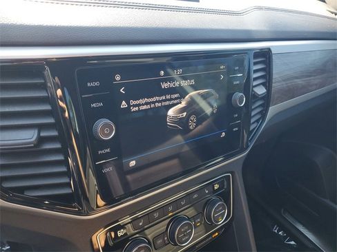 Used 2023 Volkswagen Atlas Cross Sport SE image 18