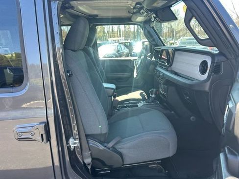 Used 2024 Jeep Wrangler Sport S image 14