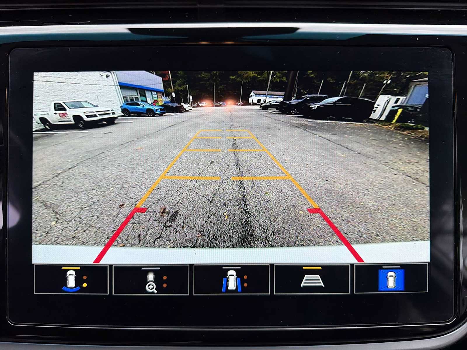 Used 2023 Chevrolet Bolt LT w/ Infotainment Package FWD image 16